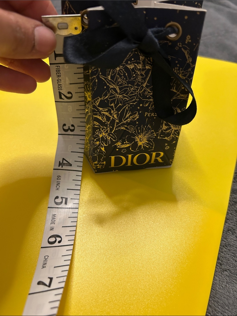 Dior gift bag. - Picture 5 of 6